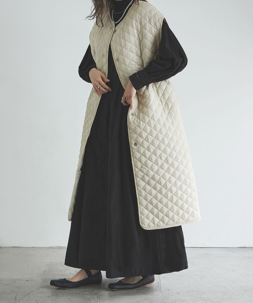 etoll.（エトル）の「ライトキルティングロングジレ（ノーカラーコート・レディース・アイボリー/ブラック/カーキ・FREE）」の3枚目の写真