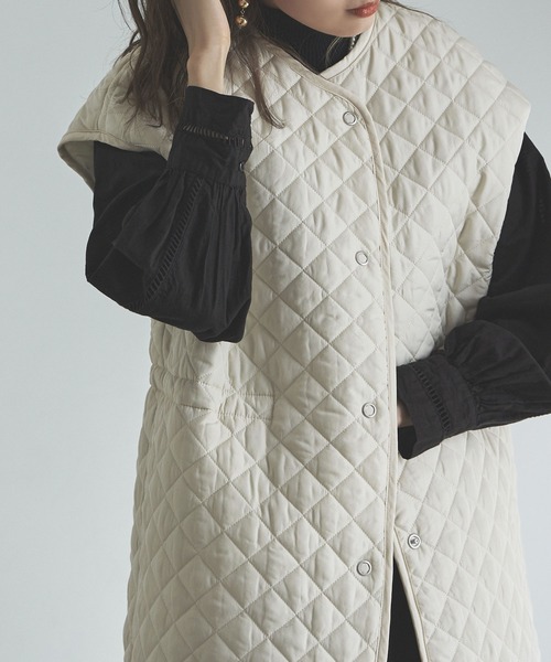 etoll.（エトル）の「ライトキルティングロングジレ（ノーカラーコート・レディース・アイボリー/ブラック/カーキ・FREE）」の14枚目の写真