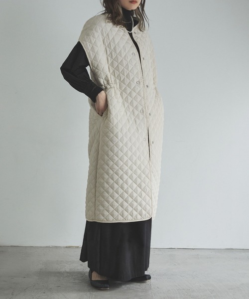 etoll.（エトル）の「ライトキルティングロングジレ（ノーカラーコート・レディース・アイボリー/ブラック/カーキ・FREE）」の15枚目の写真