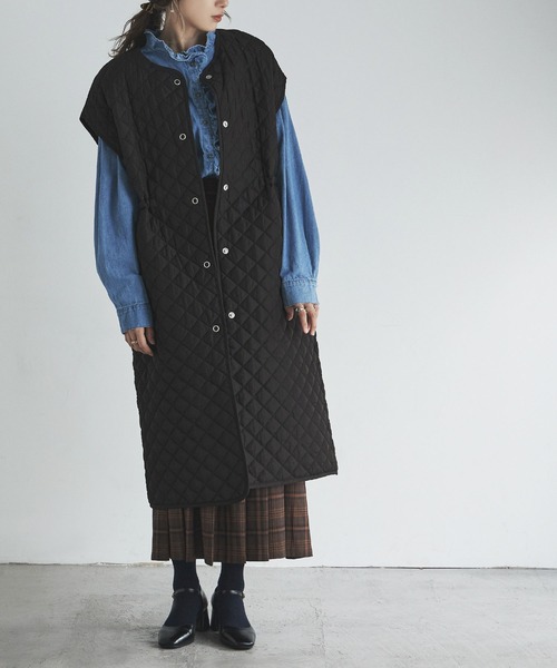 etoll.（エトル）の「ライトキルティングロングジレ（ノーカラーコート・レディース・アイボリー/ブラック/カーキ・FREE）」の4枚目の写真