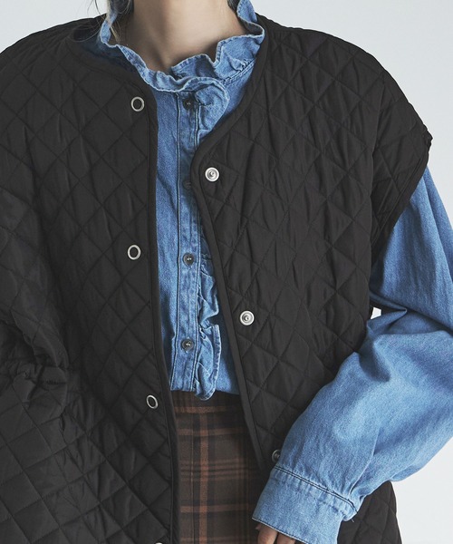 etoll.（エトル）の「ライトキルティングロングジレ（ノーカラーコート・レディース・アイボリー/ブラック/カーキ・FREE）」の7枚目の写真