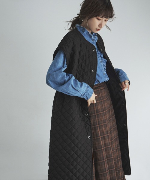 etoll.（エトル）の「ライトキルティングロングジレ（ノーカラーコート・レディース・アイボリー/ブラック/カーキ・FREE）」の8枚目の写真