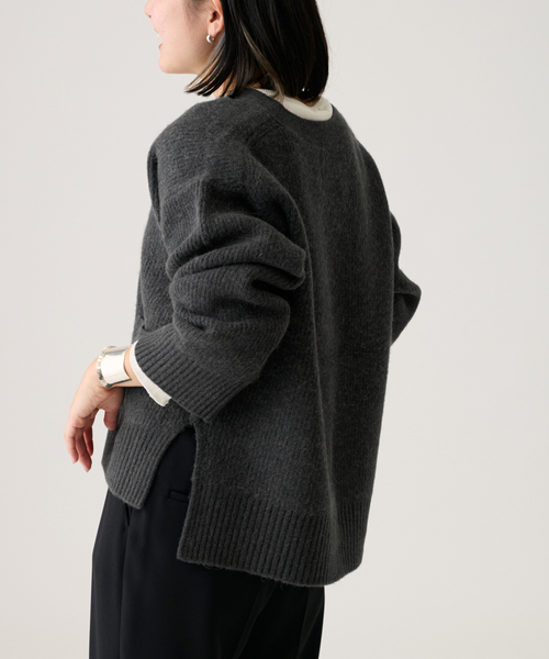 journal standard L'essage(ジャーナルスタンダードレサージュ)の「パールボタンカーディガン(カーディガン/ボレロ・レディース・ベージュ/チャコールグレー・FREE)」の8枚目の写真