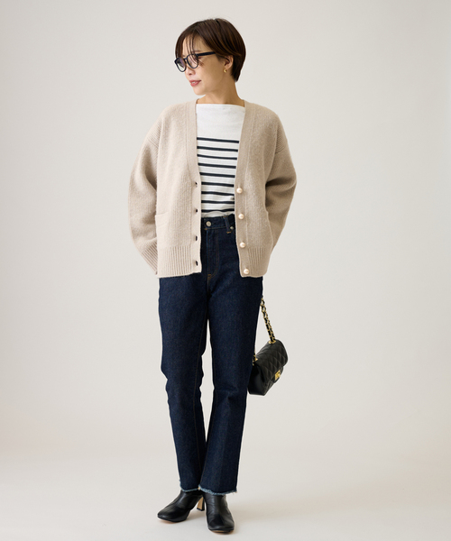 journal standard L'essage(ジャーナルスタンダードレサージュ)の「パールボタンカーディガン(カーディガン/ボレロ・レディース・ベージュ/チャコールグレー・FREE)」の12枚目の写真