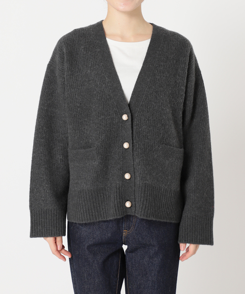 journal standard L'essage(ジャーナルスタンダードレサージュ)の「パールボタンカーディガン(カーディガン/ボレロ・レディース・ベージュ/チャコールグレー・FREE)」の19枚目の写真