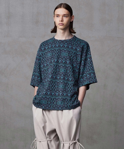 SHAREEF(シャリーフ)の「CARPET JQ S/S PO(Tシャツ/カットソー・メンズ・グレー/レッド/ターコイズブルー・1/2/3)」の3枚目の写真