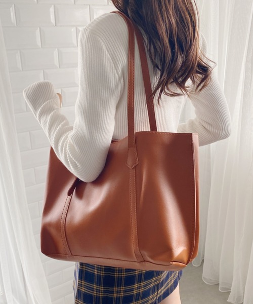 wears（ウェアーズ）の「【A4サイズ収納可】ZIP付きPU無地トートバッグ（トートバッグ・レディース・ブラック/アイボリー/ブラウン・FREE）」の3枚目の写真