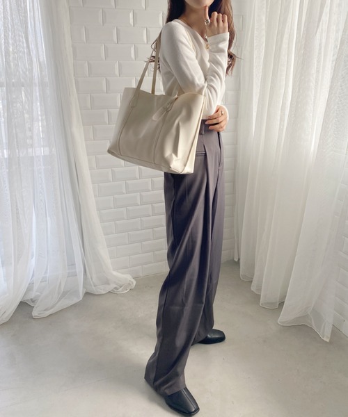 wears（ウェアーズ）の「【A4サイズ収納可】ZIP付きPU無地トートバッグ（トートバッグ・レディース・ブラック/アイボリー/ブラウン・FREE）」の11枚目の写真