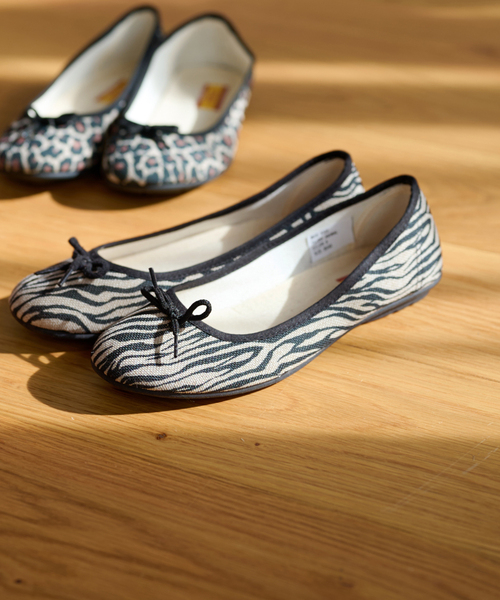 O'Kyti（オキティ）の「【O’KYTI/オキティ】アニマルガラバレエシューズ（バレエシューズ・レディース・ブラック/キャメル・36/37/38）」の6枚目の写真