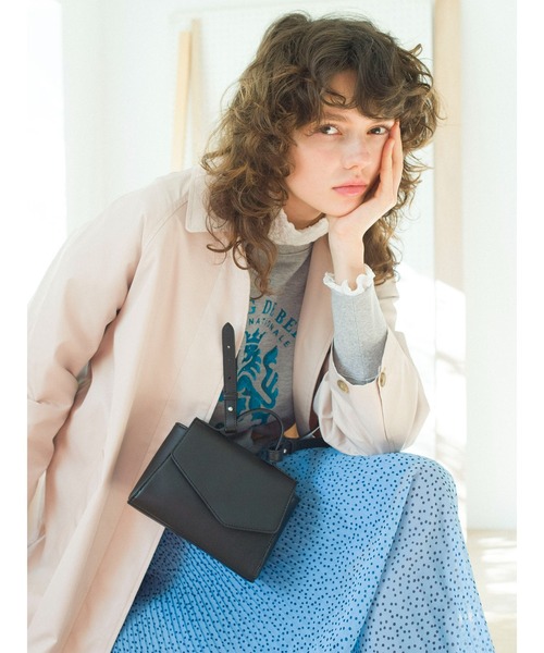 Lugnoncure(ルノンキュール)の「ミニショルダーバッグ(ハンドバッグ・レディース・グリーン/ブラック/オフホワイト・フリ-)」の2枚目の写真