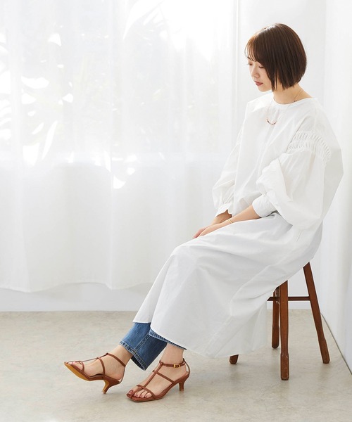 スクエアトゥストラップサンダル