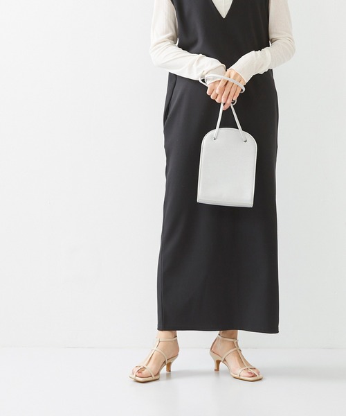 menue（メヌエ）の「スクエアトゥ華奢ストラップサンダル（サンダル・レディース・グレイッシュベージュ/キャメル/アイボリー/ブラック・3L/L/M/XS/LL/S）」の19枚目の写真