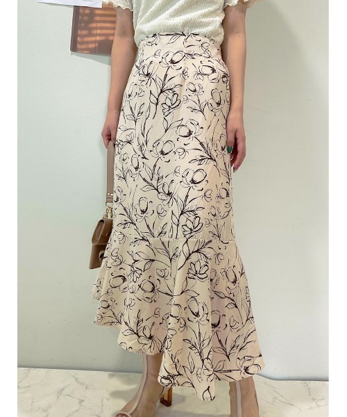 CECIL McBEE(セシルマクビー)の「フラワープリントアシンメトリーマーメイドスカート(スカート・レディース・ブラック/アイボリー/ベージュ・MEDIUM)」の3枚目の写真