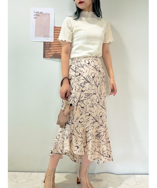 CECIL McBEE(セシルマクビー)の「フラワープリントアシンメトリーマーメイドスカート(スカート・レディース・ブラック/アイボリー/ベージュ・MEDIUM)」の4枚目の写真