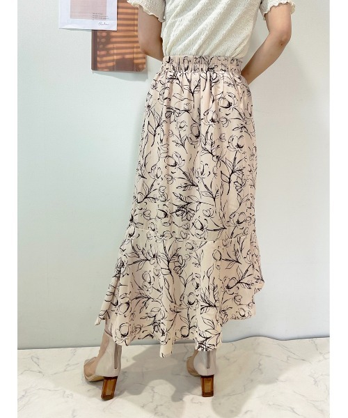 CECIL McBEE(セシルマクビー)の「フラワープリントアシンメトリーマーメイドスカート(スカート・レディース・ブラック/アイボリー/ベージュ・MEDIUM)」の5枚目の写真