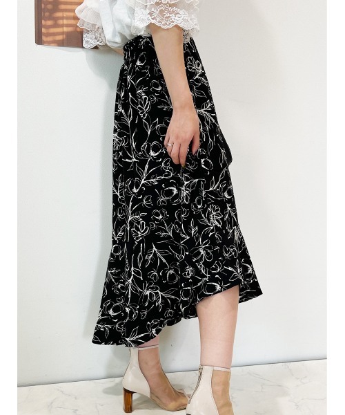 CECIL McBEE(セシルマクビー)の「フラワープリントアシンメトリーマーメイドスカート(スカート・レディース・ブラック/アイボリー/ベージュ・MEDIUM)」の7枚目の写真