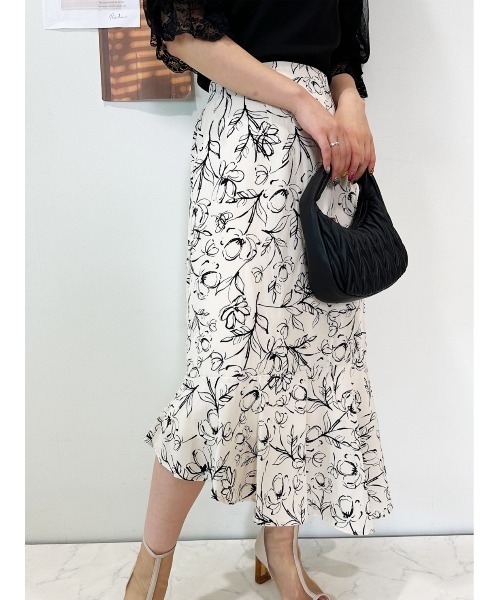 CECIL McBEE(セシルマクビー)の「フラワープリントアシンメトリーマーメイドスカート(スカート・レディース・ブラック/アイボリー/ベージュ・MEDIUM)」の9枚目の写真