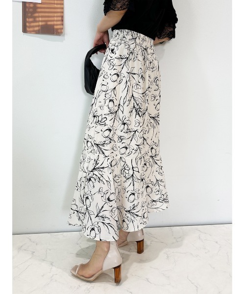 CECIL McBEE(セシルマクビー)の「フラワープリントアシンメトリーマーメイドスカート(スカート・レディース・ブラック/アイボリー/ベージュ・MEDIUM)」の10枚目の写真