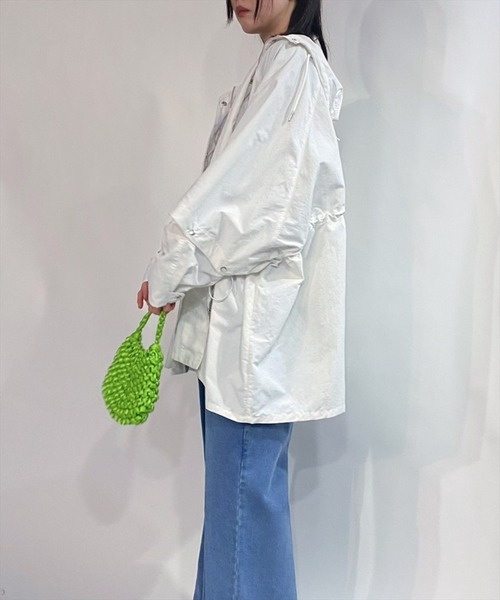 REDYAZEL（レディアゼル）の「スタンドフード2WAYポンチョブルゾン（ブルゾン・レディース・オフホワイト/ブラック・FREE）」の7枚目の写真