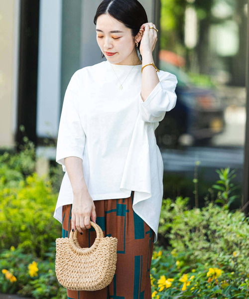 ITEMS URBANRESEARCH（アイテムズ アーバンリサーチ）の「バックギャザーTシャツ（Tシャツ/カットソー・レディース・チャコールグレー/ホワイト/ブラック/グレー系その他・FREE）」の2枚目の写真