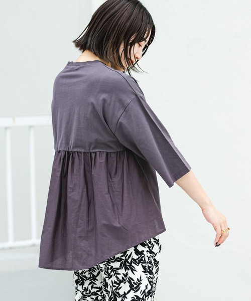 ITEMS URBANRESEARCH（アイテムズ アーバンリサーチ）の「バックギャザーTシャツ（Tシャツ/カットソー・レディース・チャコールグレー/ホワイト/ブラック/グレー系その他・FREE）」の4枚目の写真