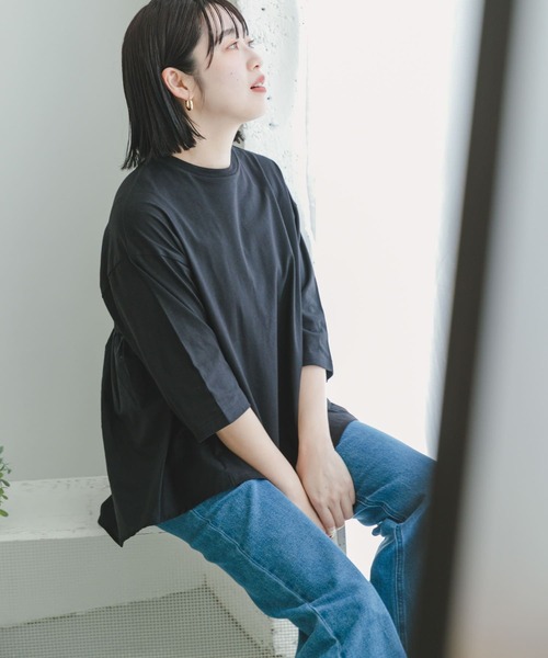 ITEMS URBANRESEARCH（アイテムズ アーバンリサーチ）の「バックギャザーTシャツ（Tシャツ/カットソー・レディース・チャコールグレー/ホワイト/ブラック/グレー系その他・FREE）」の3枚目の写真