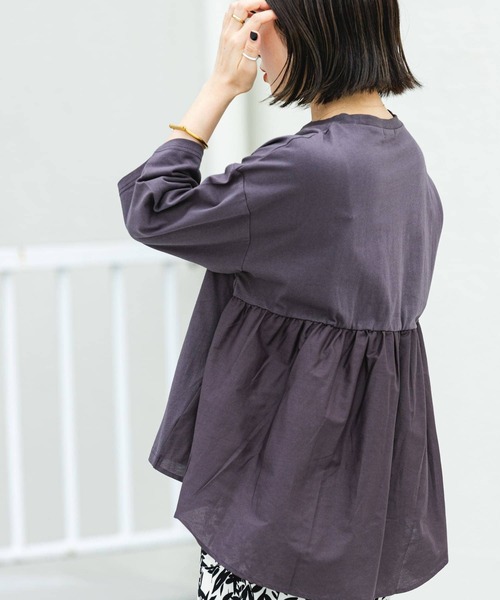 ITEMS URBANRESEARCH（アイテムズ アーバンリサーチ）の「バックギャザーTシャツ（Tシャツ/カットソー・レディース・チャコールグレー/ホワイト/ブラック/グレー系その他・FREE）」の5枚目の写真