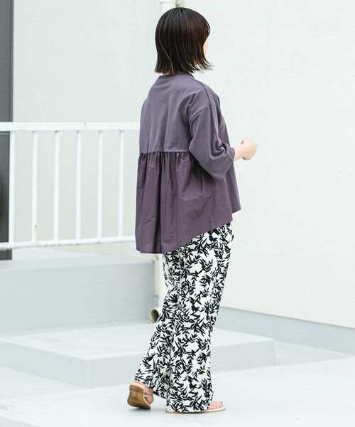 ITEMS URBANRESEARCH（アイテムズ アーバンリサーチ）の「バックギャザーTシャツ（Tシャツ/カットソー・レディース・チャコールグレー/ホワイト/ブラック/グレー系その他・FREE）」の8枚目の写真