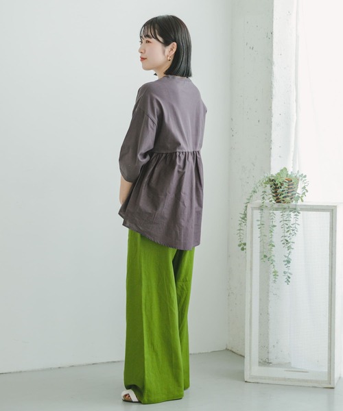ITEMS URBANRESEARCH（アイテムズ アーバンリサーチ）の「バックギャザーTシャツ（Tシャツ/カットソー・レディース・チャコールグレー/ホワイト/ブラック/グレー系その他・FREE）」の12枚目の写真