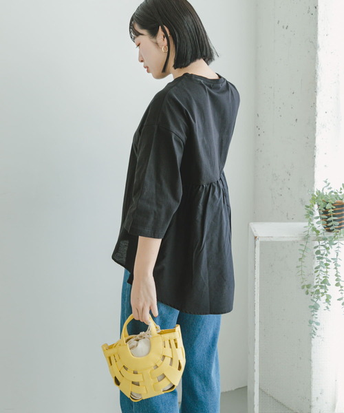 ITEMS URBANRESEARCH（アイテムズ アーバンリサーチ）の「バックギャザーTシャツ（Tシャツ/カットソー・レディース・チャコールグレー/ホワイト/ブラック/グレー系その他・FREE）」の17枚目の写真