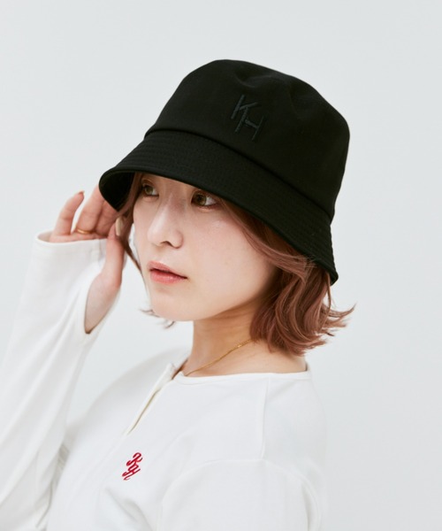INTER FACTORY（インターファクトリー）の「こなん - 刺繍バケットハット　made in INTER FACTORY（ハット・レディース・ブラック・FREE）」の2枚目の写真