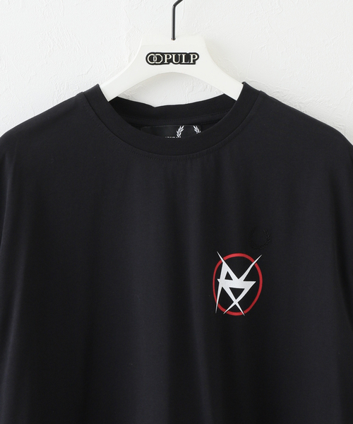 FRED PERRY×RAF SIMONS(フレッドペリーラフシモンズ)の「【RAFSIMONS × FREDPERRY】 PRINTED T-SH(Tシャツ/カットソー・メンズ・ブラック・SMALL/MEDIUM)」の3枚目の写真