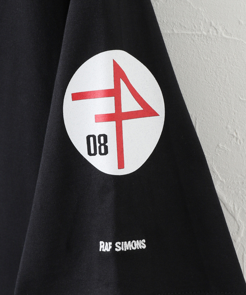 FRED PERRY×RAF SIMONS(フレッドペリーラフシモンズ)の「【RAFSIMONS × FREDPERRY】 PRINTED T-SH(Tシャツ/カットソー・メンズ・ブラック・SMALL/MEDIUM)」の7枚目の写真
