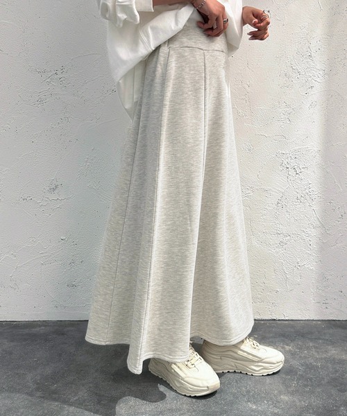 apres jour mignon(アプレジュールミニョン)の「スウェットフレアスカート【ZOZOTOWN限定アイテム】(スカート・レディース・ネイビー/ブラック/ナチュラル・X-LARGE/SMALL/MEDIUM)」の14枚目の写真