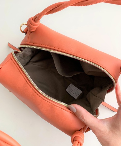 Q（キュー）の「スクエアミニバッグ（ハンドバッグ・レディース・ブラック/オレンジ・ONE SIZE）」の13枚目の写真