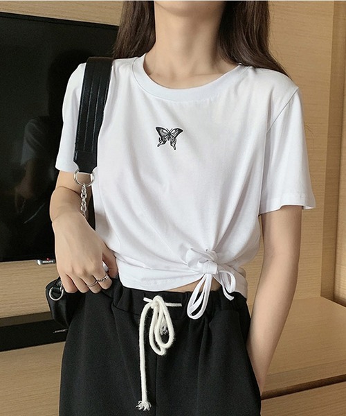shopnikoniko(ショップニコニコ)の「バタフライ クロップド丈 Tシャツ ショート丈(Tシャツ/カットソー・レディース・ブラック/ホワイト・フリー)」の1枚目の写真