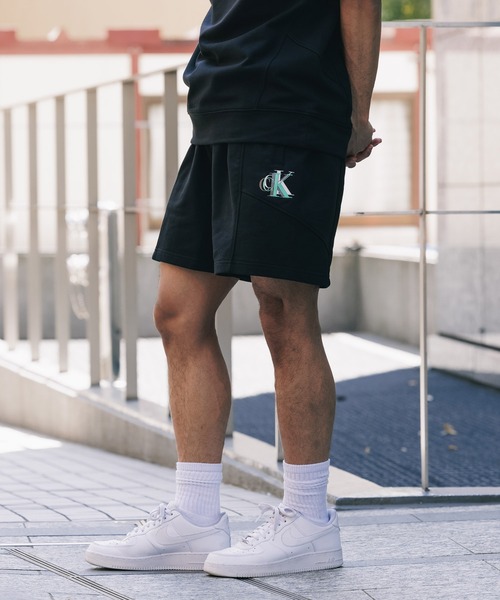Calvin Klein(カルバン・クライン)の「Calvin Klein/カルバンクライン A-SEASONAL MNGM HWK SHORTS ショーツ スウエットパンツ(その他パンツ・メンズ・オフホワイト/ブラック/グリーン・L/M/XL)」の3枚目の写真