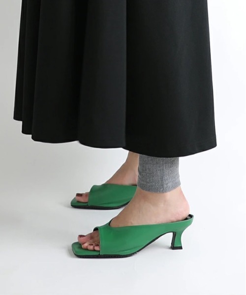 and it_（アンドイット）の「THE5 スクエアオープントゥヒールサンダル（サンダル・レディース・ブラック/ベージュ/グリーン・LL/S/L/M）」の6枚目の写真