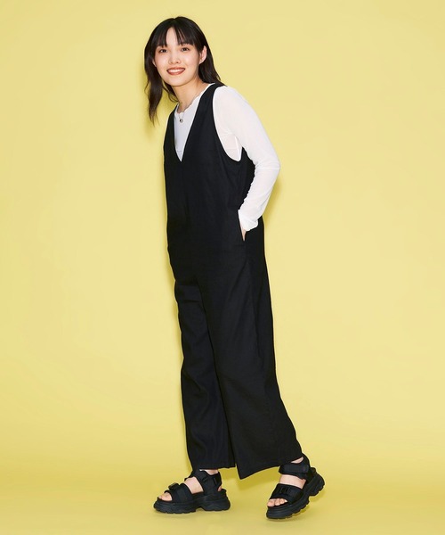 FOREVER 21（フォーエバー トゥエンティーワン）の「アソートサロペット（サロペット/オーバーオール・レディース・ブラック・FREE）」の2枚目の写真