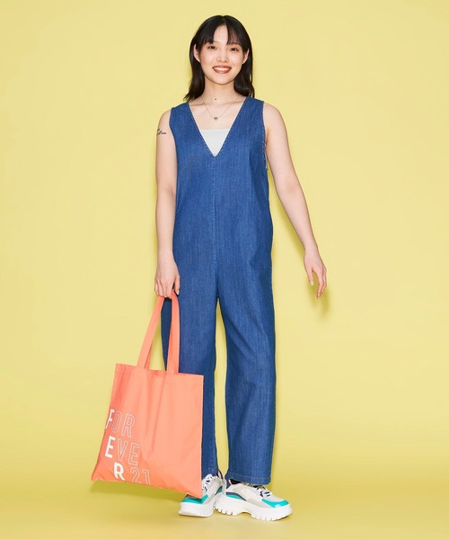 FOREVER 21（フォーエバー トゥエンティーワン）の「アソートサロペット（サロペット/オーバーオール・レディース・ブラック・FREE）」の4枚目の写真