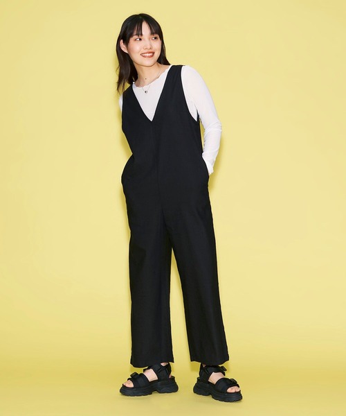 FOREVER 21（フォーエバー トゥエンティーワン）の「アソートサロペット（サロペット/オーバーオール・レディース・ブラック・FREE）」の16枚目の写真