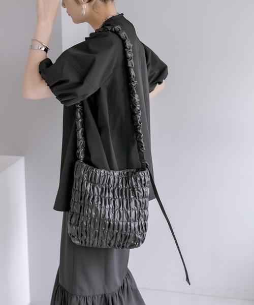 ear PAPILLONNER（イアパピヨネ）の「《WEB限定》ギャザークロス 
