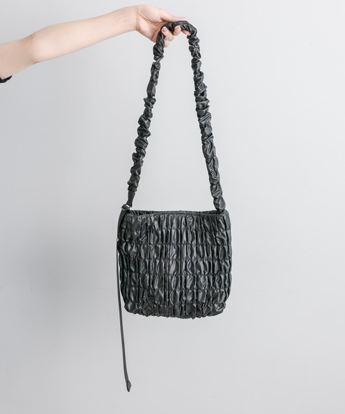 ear PAPILLONNER（イアパピヨネ）の「《WEB限定》ギャザークロス