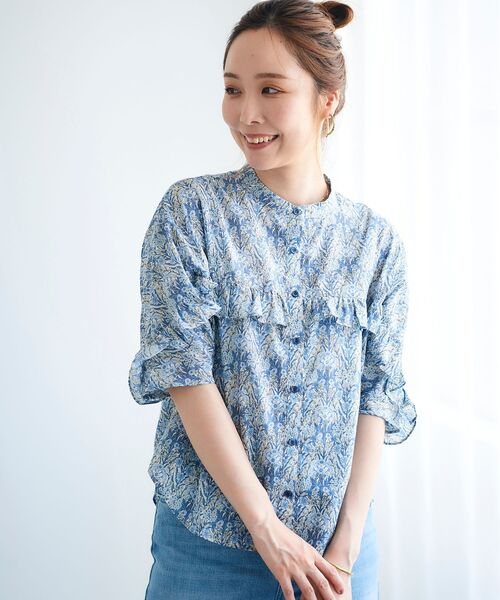 le.coeur blanc（ルクールブラン）の「リバティプリントフリルブラウス（シャツ/ブラウス・レディース・ブラック系その他/ブルー系その他2・38）」の2枚目の写真