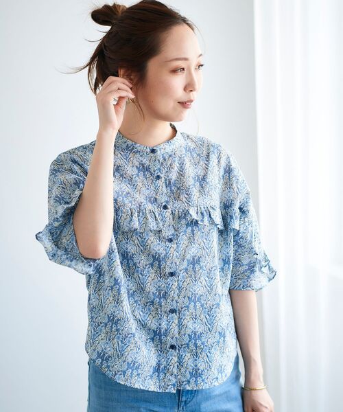 le.coeur blanc（ルクールブラン）の「リバティプリントフリルブラウス（シャツ/ブラウス・レディース・ブラック系その他/ブルー系その他2・38）」の3枚目の写真