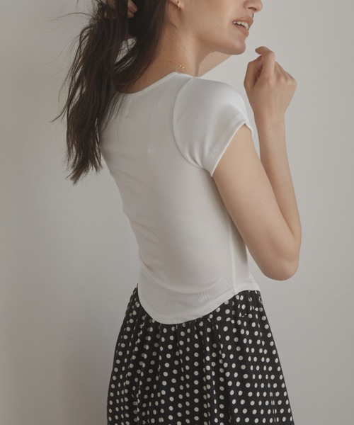 ACYM（アシーム）の「Round cut mini Tシャツ（Tシャツ/カットソー・レディース・ホワイト/ベージュ/ブラック・FREE）」の7枚目の写真