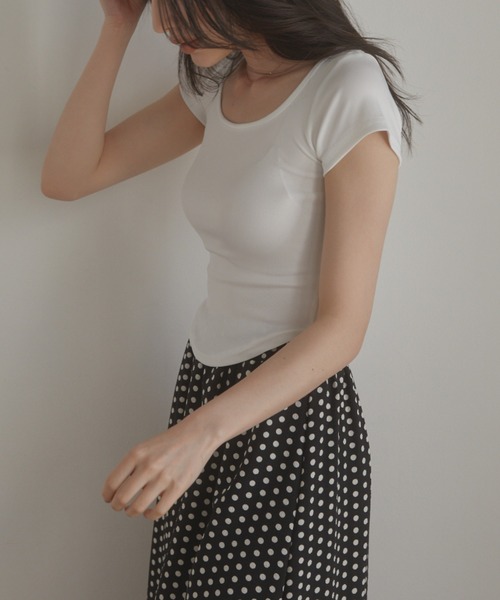 ACYM（アシーム）の「Round cut mini Tシャツ（Tシャツ/カットソー・レディース・ホワイト/ベージュ/ブラック・FREE）」の6枚目の写真