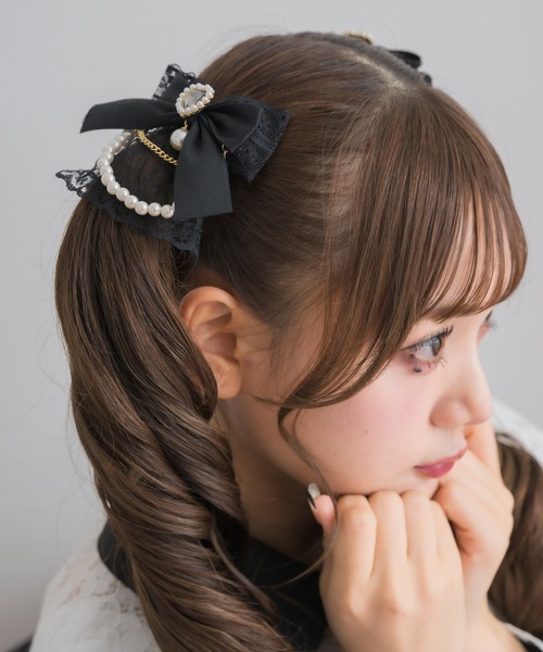 ROJITA(ロジータ)の「レースレイヤードパールチェーンヘアクリップSET(バレッタ/ヘアクリップ・レディース・パープル/ブラック/ピンク/ホワイト・FREE)」の3枚目の写真