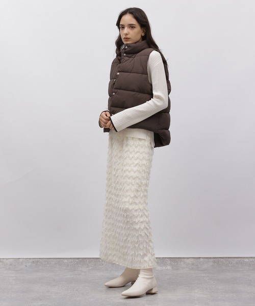 LAKOLE（ラコレ）の「ショートパファーベスト / 966825（ダウンベスト・レディース・ネイビー/ベージュ/ブラウン・SMALL/MEDIUM）」の5枚目の写真