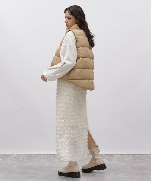 LAKOLE（ラコレ）の「ショートパファーベスト / 966825（ダウンベスト・レディース・ネイビー/ベージュ/ブラウン・SMALL/MEDIUM）」の10枚目の写真